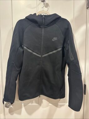 Men’s (M) Nike Tech Black Full-Zip Hooded Jacket